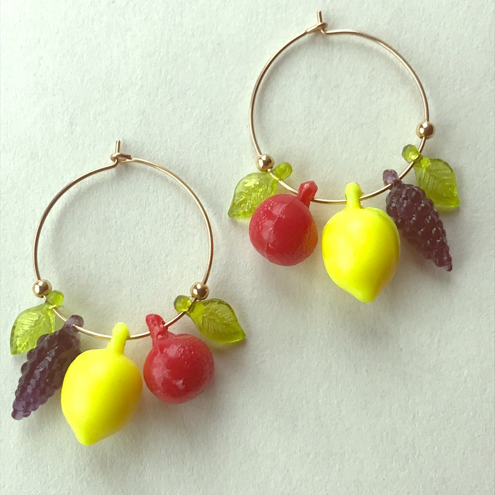 NWT Vintage Fruit 🍎 🍐🍊🍋🍌🍇Bead Earrings Gold